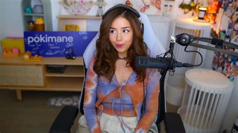 pokimane nude slip|FULL VIDEO: Pokimane Nude Photos Leaked (Twitch Streamer)